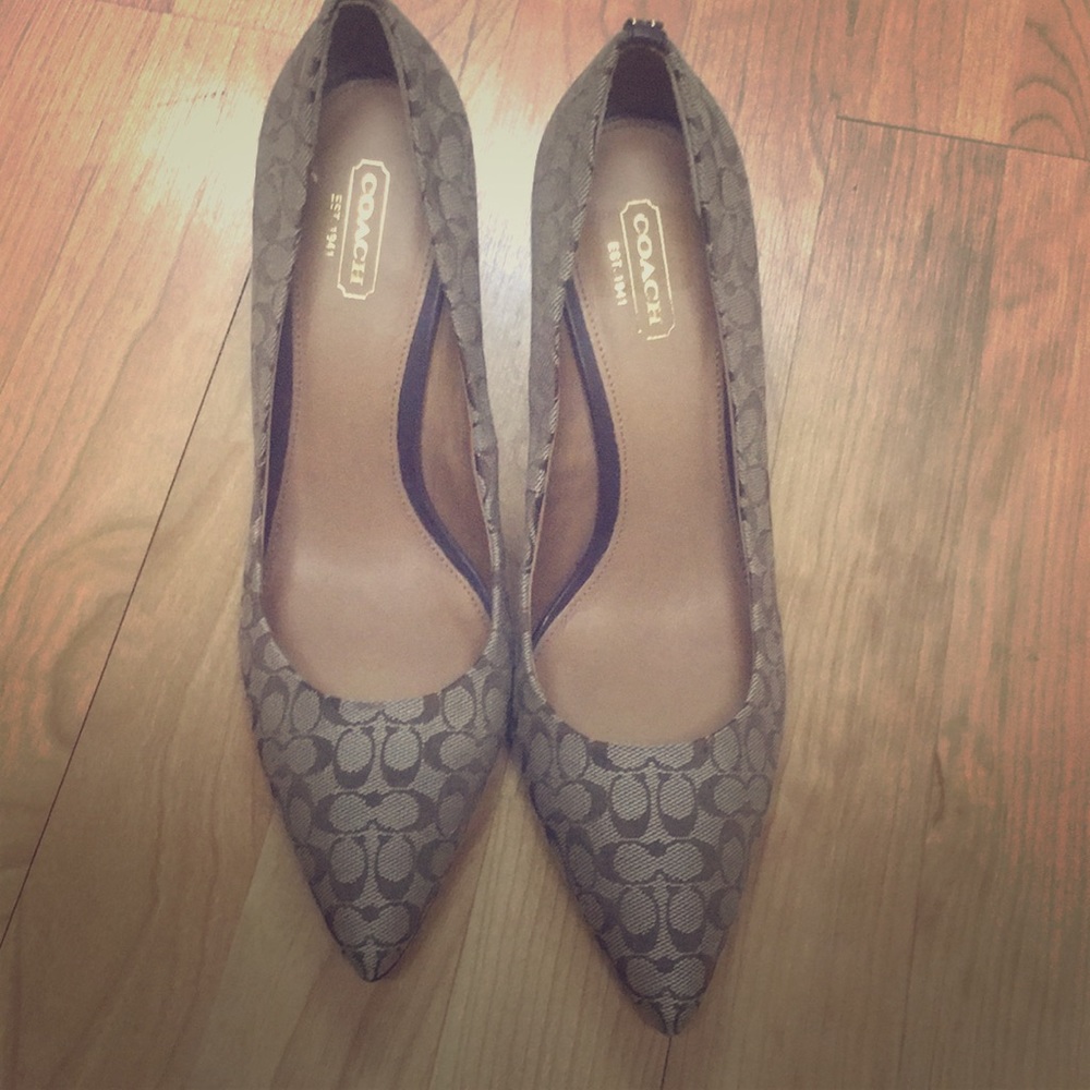 Coach pumps Size 9